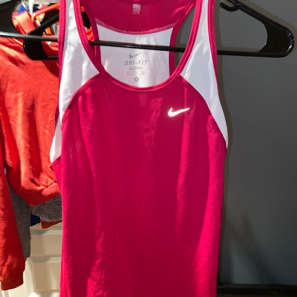 barely worn pink nike tank top